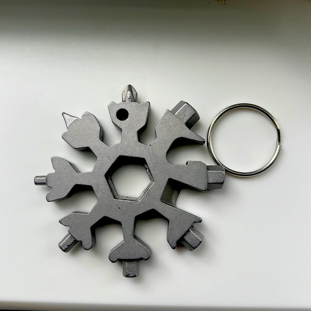 ❄️ snowflake 18 in 1 multi screwdriver keychain or ornament